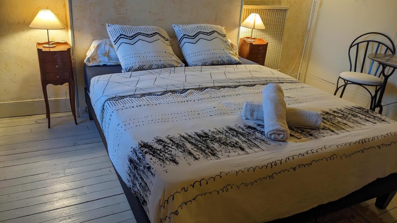 Bed and Breakfast Au Dessus Des Arcades à Vic-Fezensac Extérieur photo