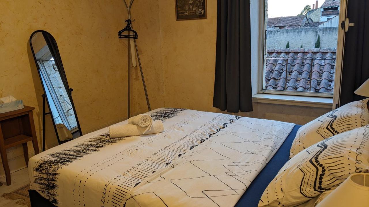 Bed and Breakfast Au Dessus Des Arcades à Vic-Fezensac Extérieur photo