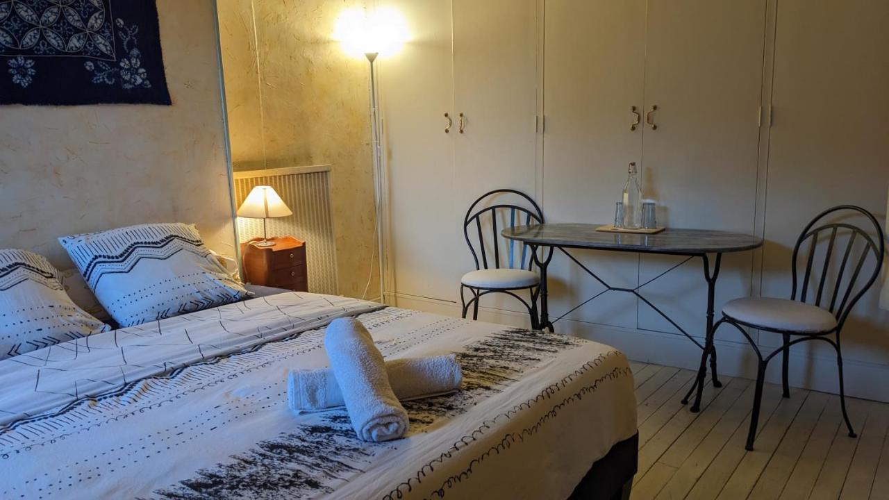 Bed and Breakfast Au Dessus Des Arcades à Vic-Fezensac Extérieur photo